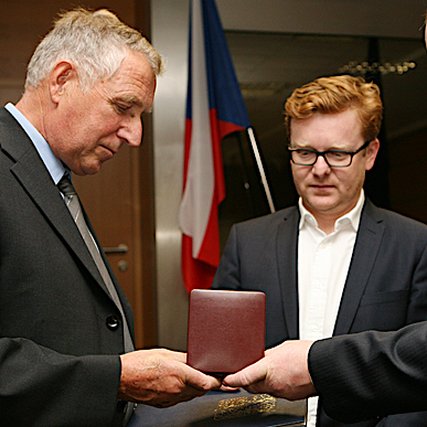 Archivář Petr Beran obdržel ocenění za zásluhy