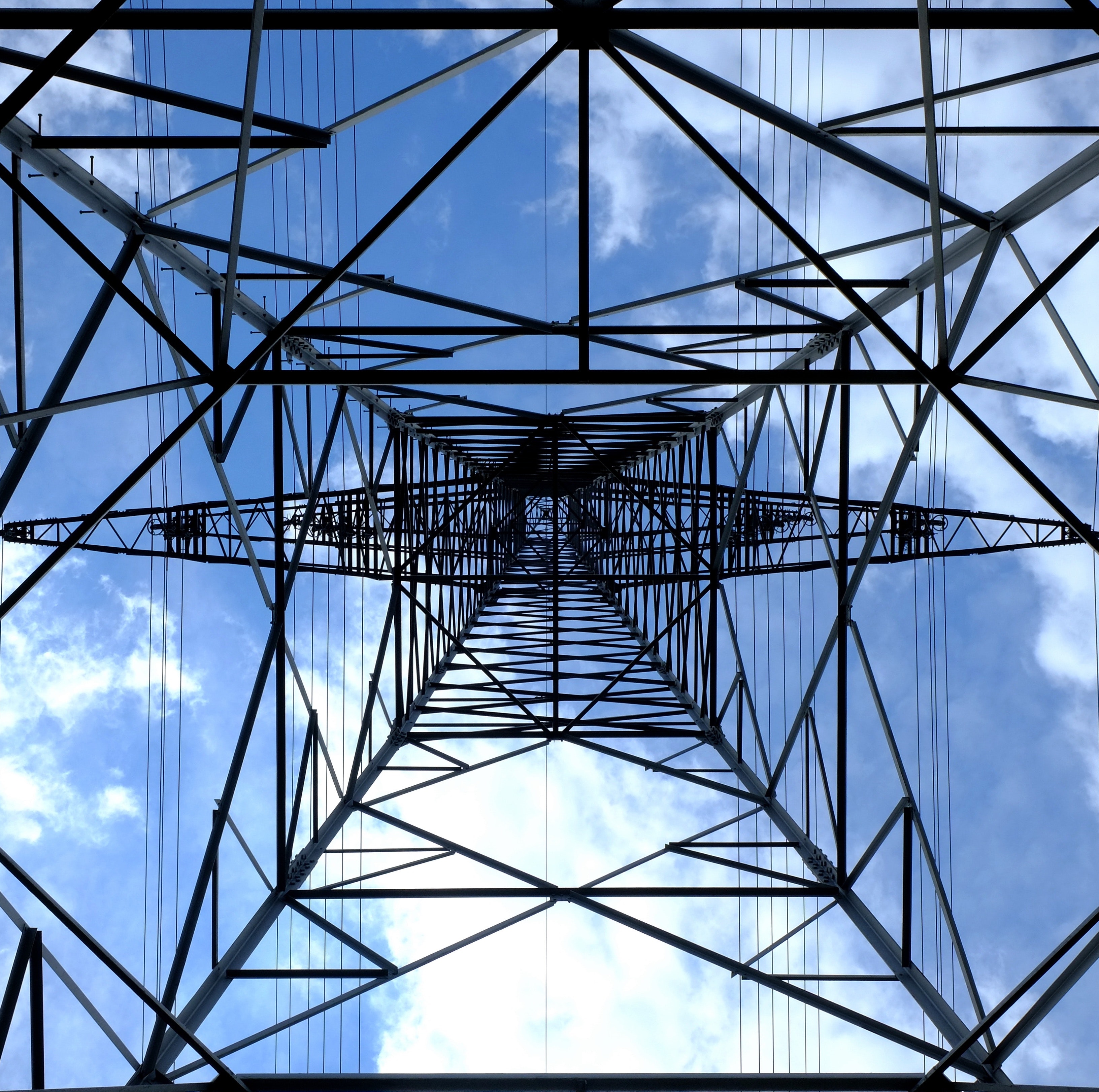 SUAS GROUP se zaměří na výstavbu elektrických sítí