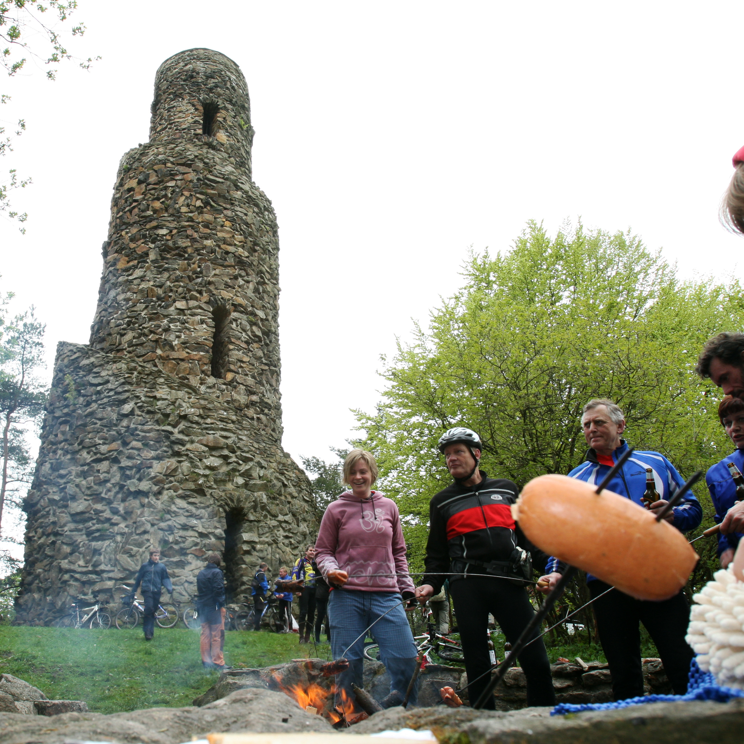 Turisté se sešli pod krásenskou věží